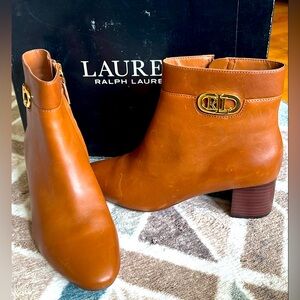 New Sz 8B brown leather upper logo stacked heel casual business luxury booties